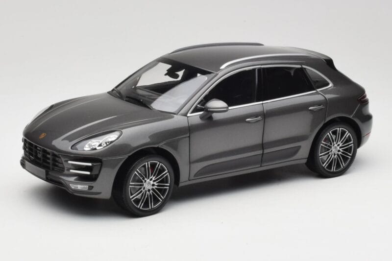 Porsche Macan Turbo 95B Grey Metallic Minichamps 1:18 110062501 Метал