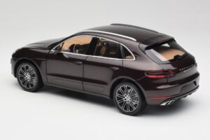 Porsche Macan 95B Turbo Махагон Металик Minichamps 1:18 110062500 Метал — снимка 7 от 8