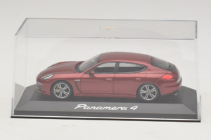 Porsche Panamera 970 4 Red Metallic Minichamps 1:43 WAP0201250E Метал — снимка 4 от 5