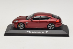 Porsche Panamera 970 4 Red Metallic Minichamps 1:43 WAP0201250E Метал