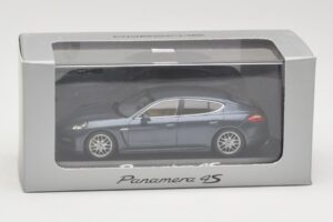 Porsche Panamera 970 4 Синьо Металик Minichamps 1:43 400068220 Метал — снимка 4 от 4