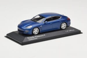 Porsche Panamera 970 4S Blue Metallic Minichamps 1:43 WAP0200419 Метал — снимка 2 от 3