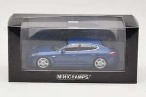 Porsche Panamera 970 4S Blue Metallic Minichamps 1:43 WAP0200419 Метал — снимка 3 от 3