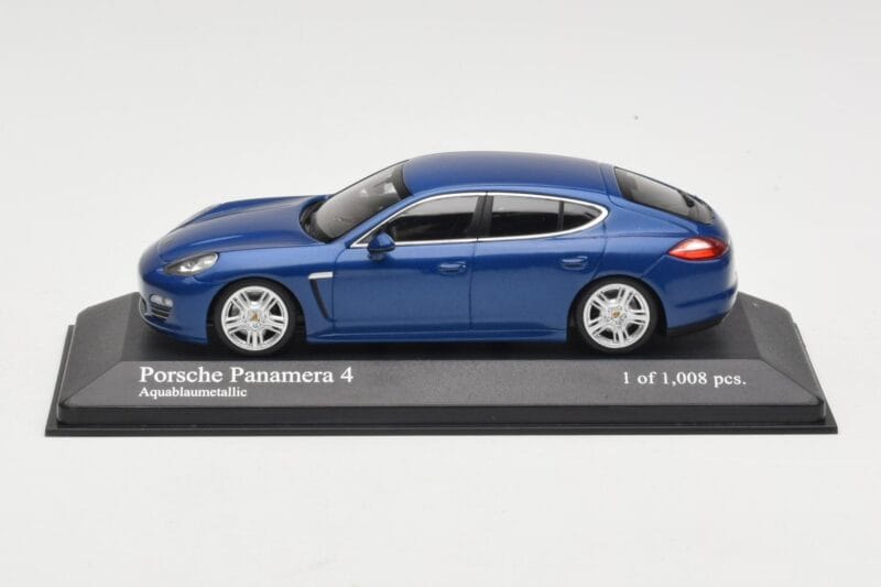 Porsche Panamera 970 4S Blue Metallic Minichamps 1:43 WAP0200419 Метал