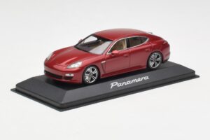 Porsche Panamera 970 Червен Minichamps 1:43 WAP02000119 Метал — снимка 2 от 4