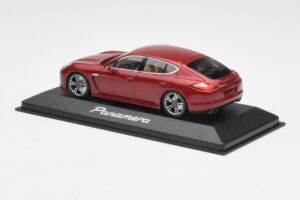 Porsche Panamera 970 Червен Minichamps 1:43 WAP02000119 Метал — снимка 3 от 4