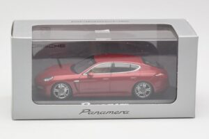 Porsche Panamera 970 Червен Minichamps 1:43 WAP02000119 Метал — снимка 4 от 4