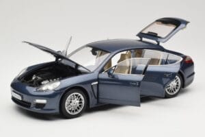 Porsche Panamera 970 S Син Minichamps 1:18 WAP02100119 Метал — снимка 2 от 8