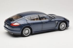 Porsche Panamera 970 S Син Minichamps 1:18 WAP02100119 Метал — снимка 3 от 8