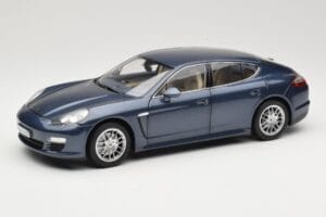 Porsche Panamera 970 S Син Minichamps 1:18 Porsche Panamera 970 S Син Minichamps 1:18 WAP02100119 Метал