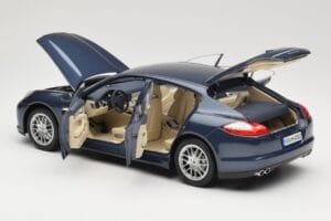 Porsche Panamera 970 S Син Minichamps 1:18 WAP02100119 Метал — снимка 5 от 8