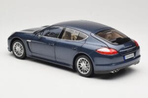 Porsche Panamera 970 S Син Minichamps 1:18 WAP02100119 Метал — снимка 7 от 8