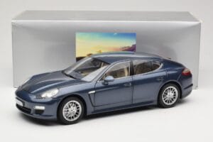 Porsche Panamera 970 S Син Minichamps 1:18 WAP02100119 Метал — снимка 8 от 8
