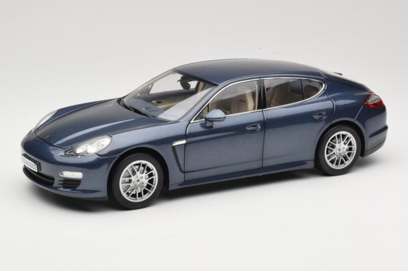 Porsche Panamera 970 S Син Minichamps 1:18 WAP02100119 Метал