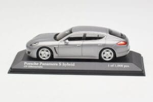 Porsche Panamera 970 S Hybrid Сребрист Minichamps 1:43 400068250 Метал
