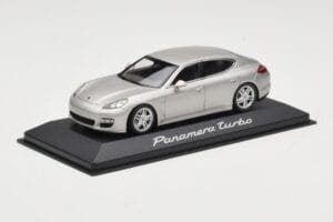 Porsche Panamera 970 Turbo Бежов Minichamps 1:43 WAP0200519 Метал — снимка 2 от 4
