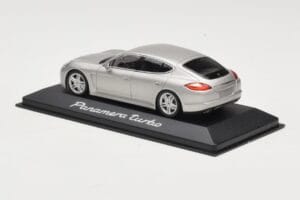 Porsche Panamera 970 Turbo Бежов Minichamps 1:43 WAP0200519 Метал — снимка 3 от 4