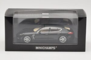 Porsche Panamera 970 Turbo Черно Металик Minichamps 1:43 400068271 Метал — снимка 4 от 4