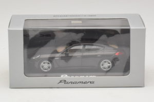 Porsche Panamera 970 Black Metallic Minichamps 1:43 WAP0203900E Метал — снимка 5 от 5