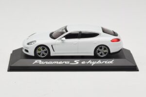 Porsche Panamera 970 S e-Hybrid Бял Minichamps 1:43 WAP0207200E Метал