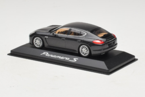 Porsche Panamera 970 S Grey Metallic Minichamps 1:43 WAP02000219 Метал — снимка 3 от 4