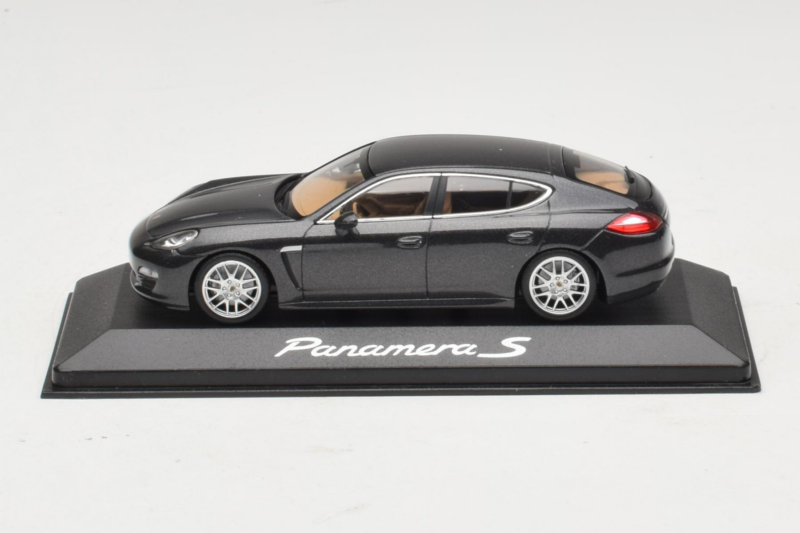 Porsche Panamera 970 S Grey Metallic Minichamps 1:43 WAP02000219 Метал