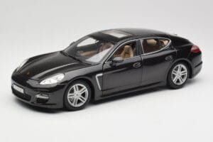 Porsche Panamera Turbo 970 Черен Maisto 1:18 36197 Метал