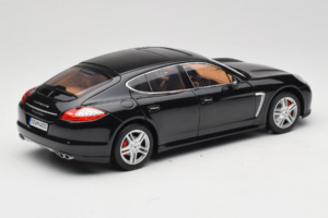 Porsche Panamera 970 Turbo Basalt Black Norev 1:18 WAP02100319 Метал — снимка 3 от 8