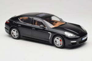 Porsche Panamera 970 Turbo Basalt Black Norev 1:18 WAP02100319 Метал — снимка 6 от 8
