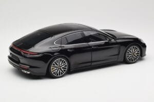 Porsche Panamera 971 Turbo S Черен Metallic Minichamps 1:18 113061076 Метал — снимка 3 от 8
