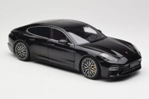 Porsche Panamera 971 Turbo S Черен Metallic Minichamps 1:18 113061076 Метал — снимка 6 от 8
