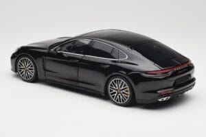 Porsche Panamera 971 Turbo S Черен Metallic Minichamps 1:18 113061076 Метал — снимка 7 от 8