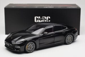 Porsche Panamera 971 Turbo S Черен Metallic Minichamps 1:18 113061076 Метал — снимка 8 от 8