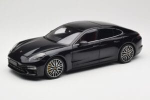 Porsche Panamera 971 Turbo S Синьо Metallic Minichamps 1:18 Porsche Panamera 971 Turbo S Синьо Metallic Minichamps 1:18 113061075 Метал