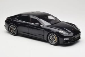 Porsche Panamera 971 Turbo S Синьо Metallic Minichamps 1:18 113061075 Метал — снимка 6 от 8