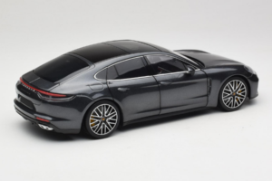 Porsche Panamera 971 Turbo S Grey Metallic Minichamps 1:18 113061073 Метал — снимка 3 от 8