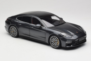 Porsche Panamera 971 Turbo S Grey Metallic Minichamps 1:18 113061073 Метал — снимка 6 от 8