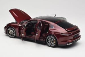 Porsche Panamera 971 Turbo S Червен Metallic Minichamps 1:18 113061077 Метал — снимка 5 от 8