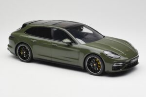 Porsche Panamera Turbo S 971 Sport Turismo Зелен GT Spirit 1:18 GT447 Смола — снимка 4 от 6