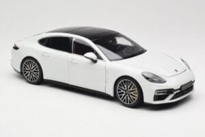 Porsche Panamera 971 Turbo S Бял Metallic Minichamps 1:18 113061074 Метал — снимка 6 от 8