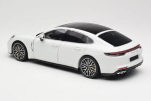 Porsche Panamera 971 Turbo S Бял Metallic Minichamps 1:18 113061074 Метал — снимка 7 от 8