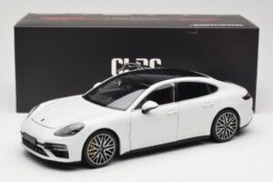 Porsche Panamera 971 Turbo S Бял Metallic Minichamps 1:18 113061074 Метал — снимка 8 от 8