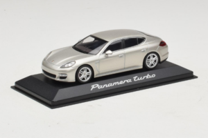 Porsche Panamera 970 Turbo Сребрист Minichamps 1:43 WAP02000519 Метал — снимка 2 от 5