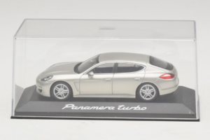 Porsche Panamera 970 Turbo Сребрист Minichamps 1:43 WAP02000519 Метал — снимка 4 от 5