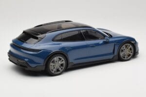 Porsche Taycan J1 Turbo S Cross Turismo Син Minichamps 1:18 155069301 Метал — снимка 2 от 6
