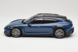 Porsche Taycan J1 Turbo S Cross Turismo Син Minichamps 1:18 155069301 Метал — снимка 3 от 6
