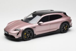 Porsche Taycan Turbo S Cross Turismo Металик Розово GT Spirit 1:18 GT440 Смола