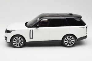 Land Rover Range Rover L460 P530 Autobiography Fuji White GT Spirit 1:18 GT533 Смола — снимка 3 от 6