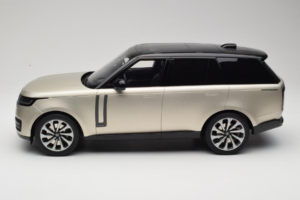 Range Rover L460 P530 Autobiography Sunset Gold GT Spirit 1:12 GT542 Смола — снимка 3 от 6