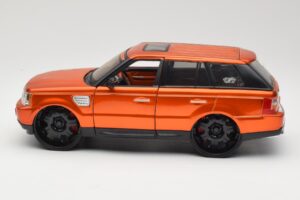 Range Rover Sport L320 Оранжев Maisto 1:18 31081 Метал — снимка 4 от 8